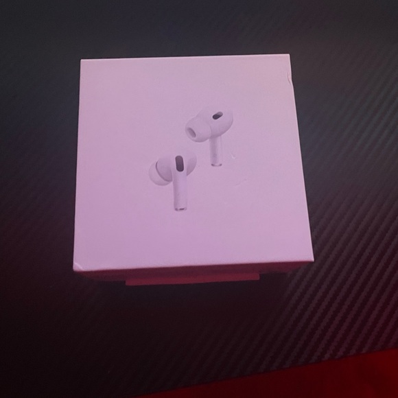 Apple AirPods Pro in Classic White